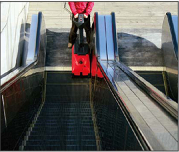 扶梯清洗机洗扶梯实例。