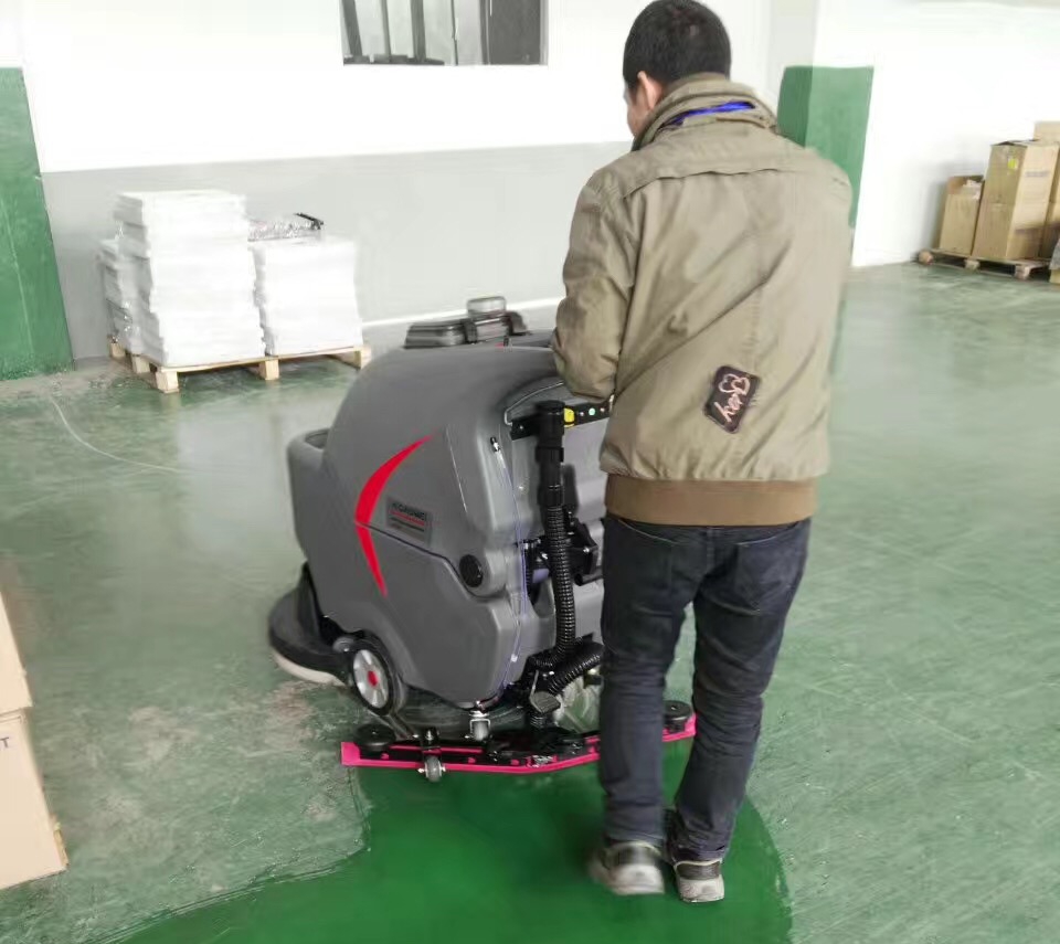 手推式洗地机使用方法